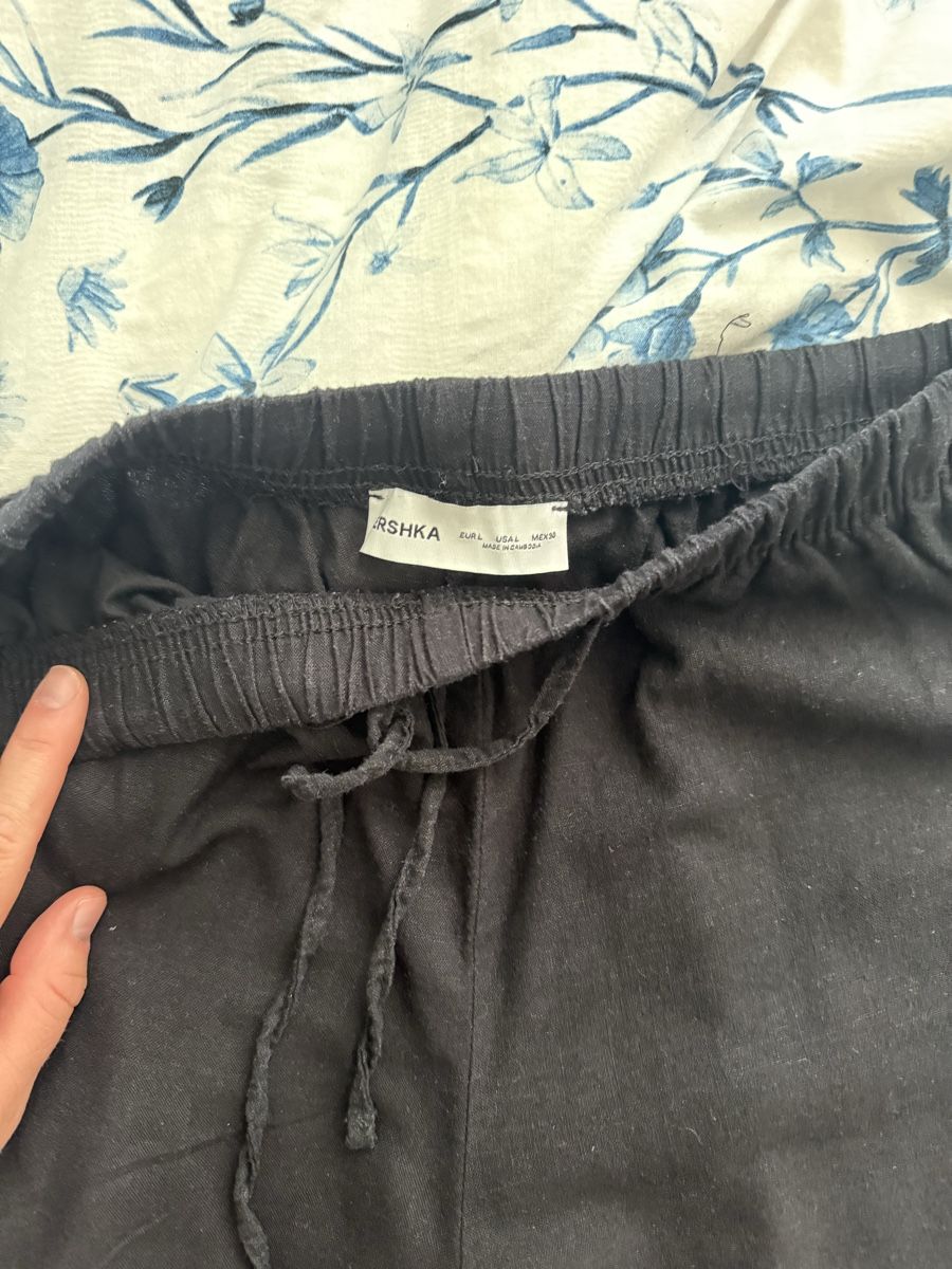 Pantaloni: Stoffhose Bershka – Usato da Unterägeri venduto da ann_x8pf 1