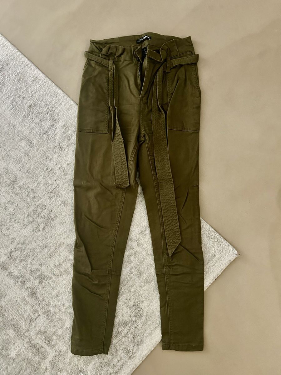 Hosen: Fashion nova stretch capri pants – Gebraucht aus Belp von jan_6yvx