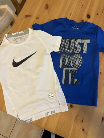 2x Tee-shirts Nike sport foot 116