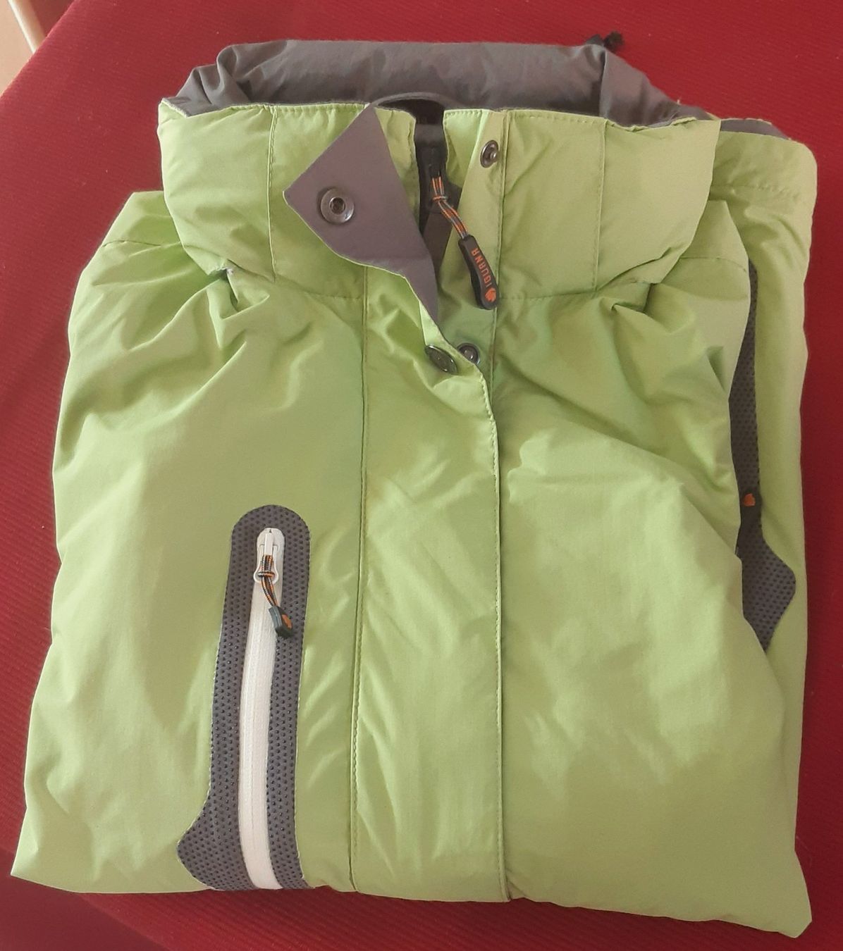 Vestes: Schöne robuste Regen-/Windjacke mit Kapuze Gr 44 – Neuf (Voir description) à Arch par Drosselbart