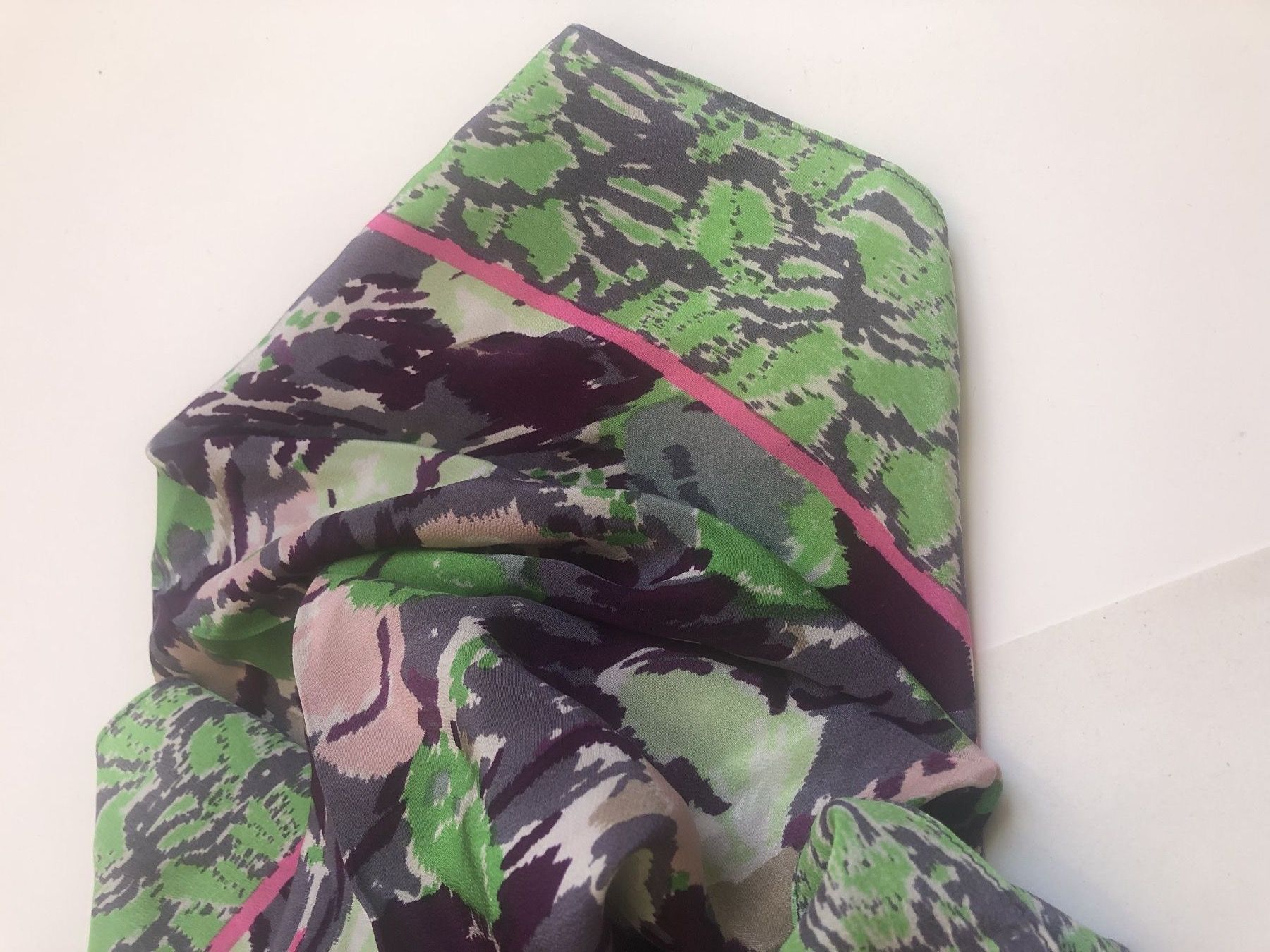 Foulard & Sciarpe: foulard soie Epice – Nuovo e nell'imballaggio originale da Arnex-sur-Orbe venduto da cameleonfringant 1