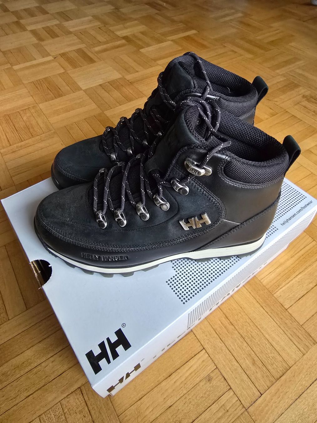 Helly Hansen Scarpe da donna: Helly Hansen Damen Winterschuhe Gr.37 – Usato da Eglisau venduto da zti_96kb