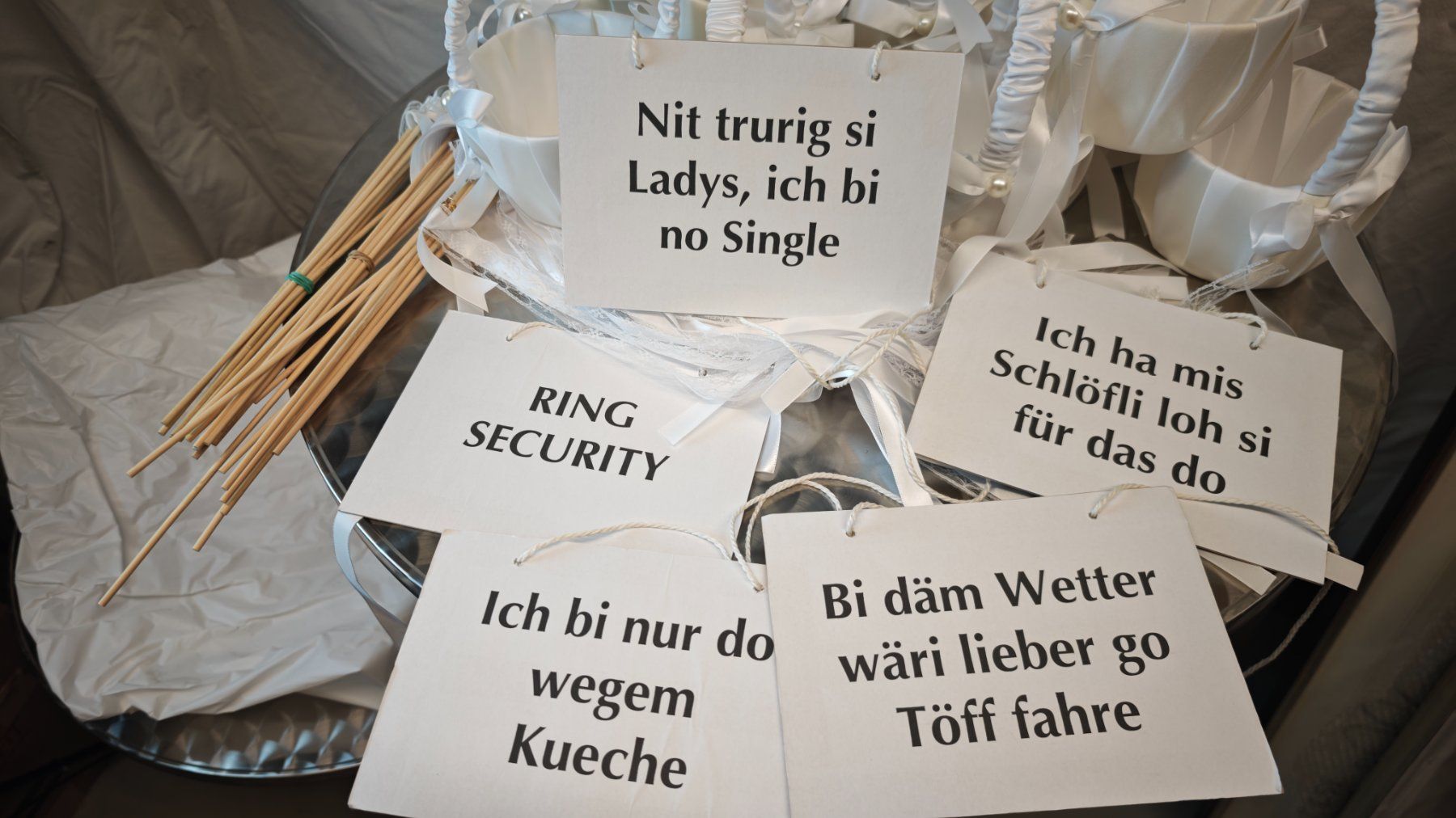 Tutte le decorazioni: Wunderschönes HOCHZEITS Set Körbli Schilder usw. – Usato da Gelterkinden venduto da MYSTOREFORYOU4460 6