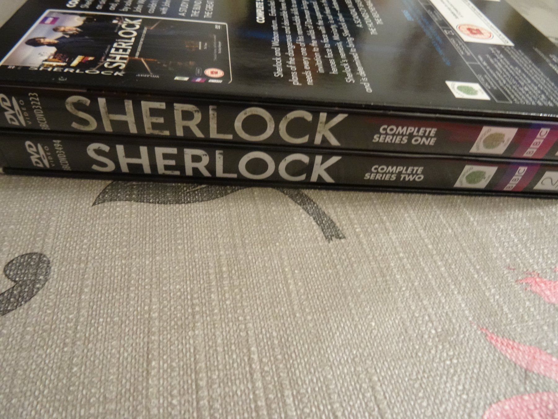 Tutti i DVDs: Sherlock - Staffel 1 & 2 - DVD ENGLISCH – Usato da Olten venduto da Disc-Ausverkauf 2