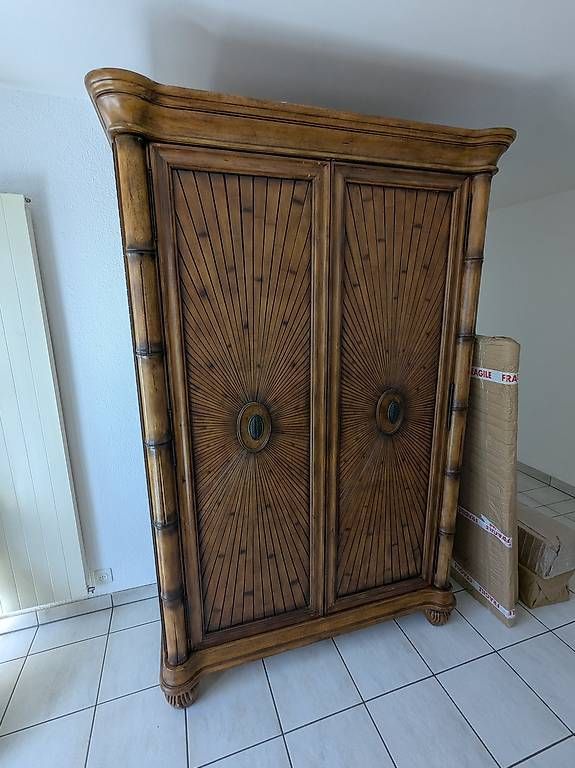 TV Möbel: Armoire design bois massif – Gebraucht aus Fully von ale_jbv7