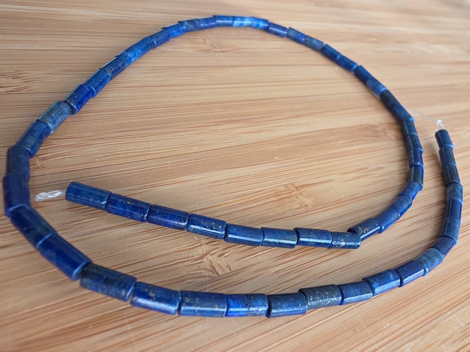 Pietre preziose: Lapislazuli Röhren facettiert ca. 3x6mm. – Nuovo e nell'imballaggio originale da Menziken venduto da Mirager