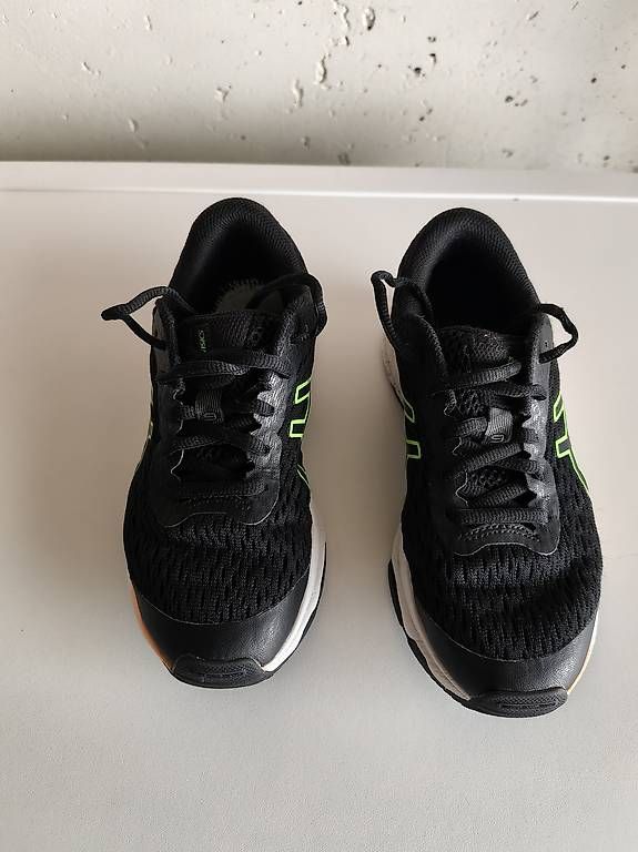 Asics Scarpe per ragazzi: Asics Sneakers/ Turnschuhe Grösse 35 – Usato da Grossdietwil venduto da wichtel28 3