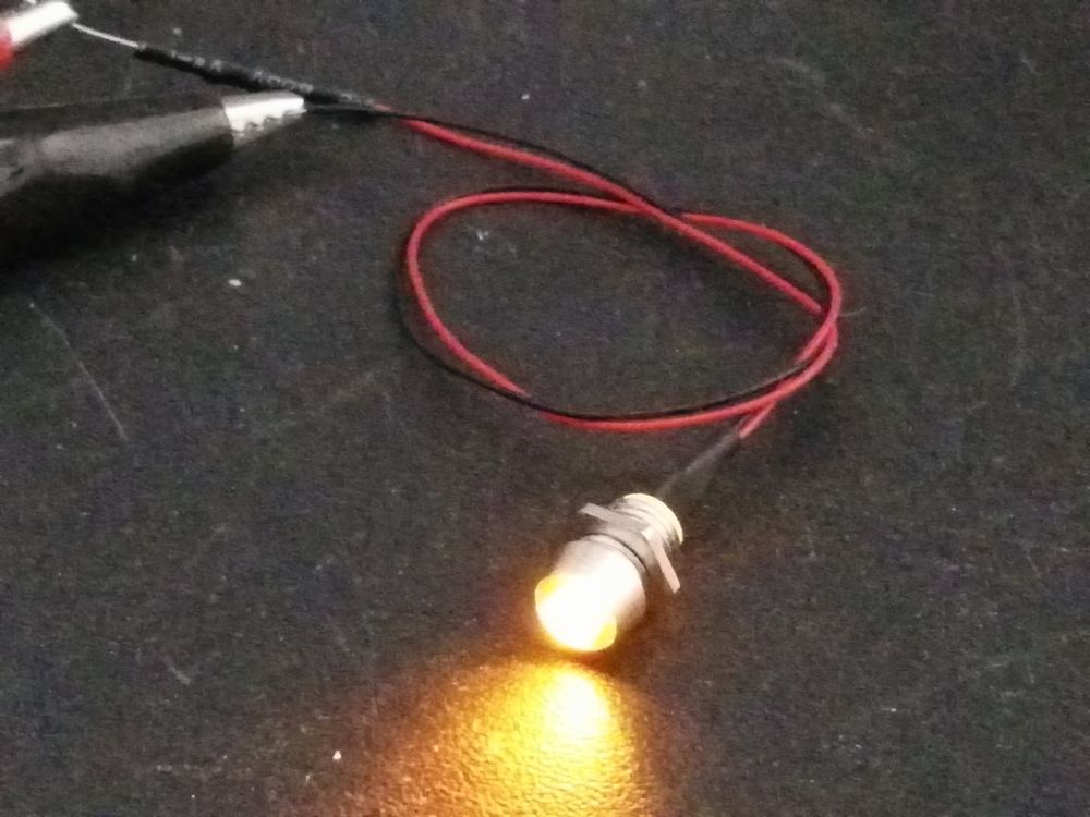 Blink-LED 3mm verkabelt, im Halter, gelb