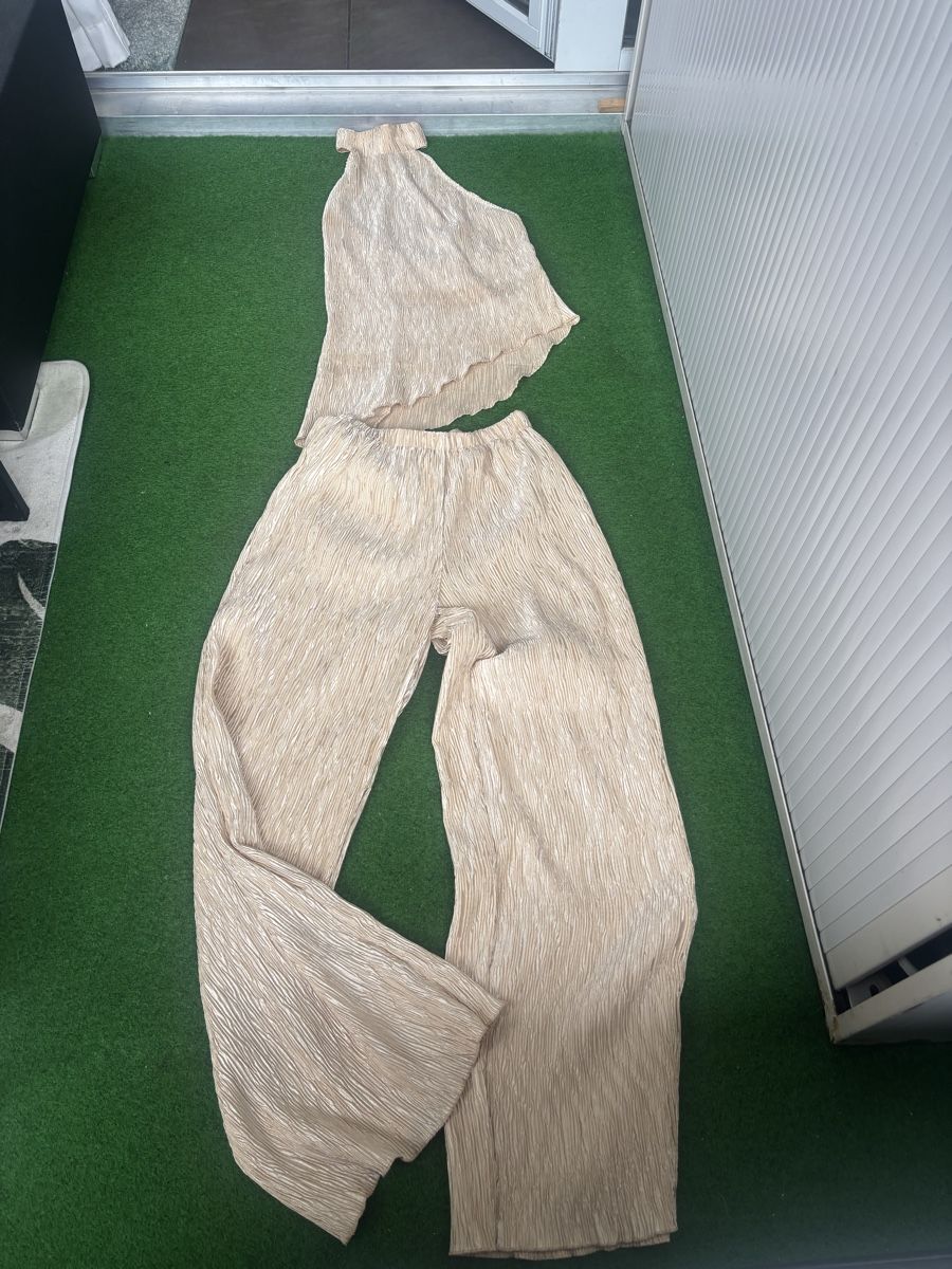 Lotti di vestiti: Zweiteiler gr.M – Usato da Zug venduto da Biki72 2