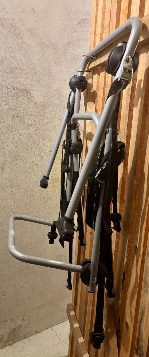 Autres accessoires p. véhicule: Porte-vélos de coffre solide - – D'occasion à Savièse par Incanta 1