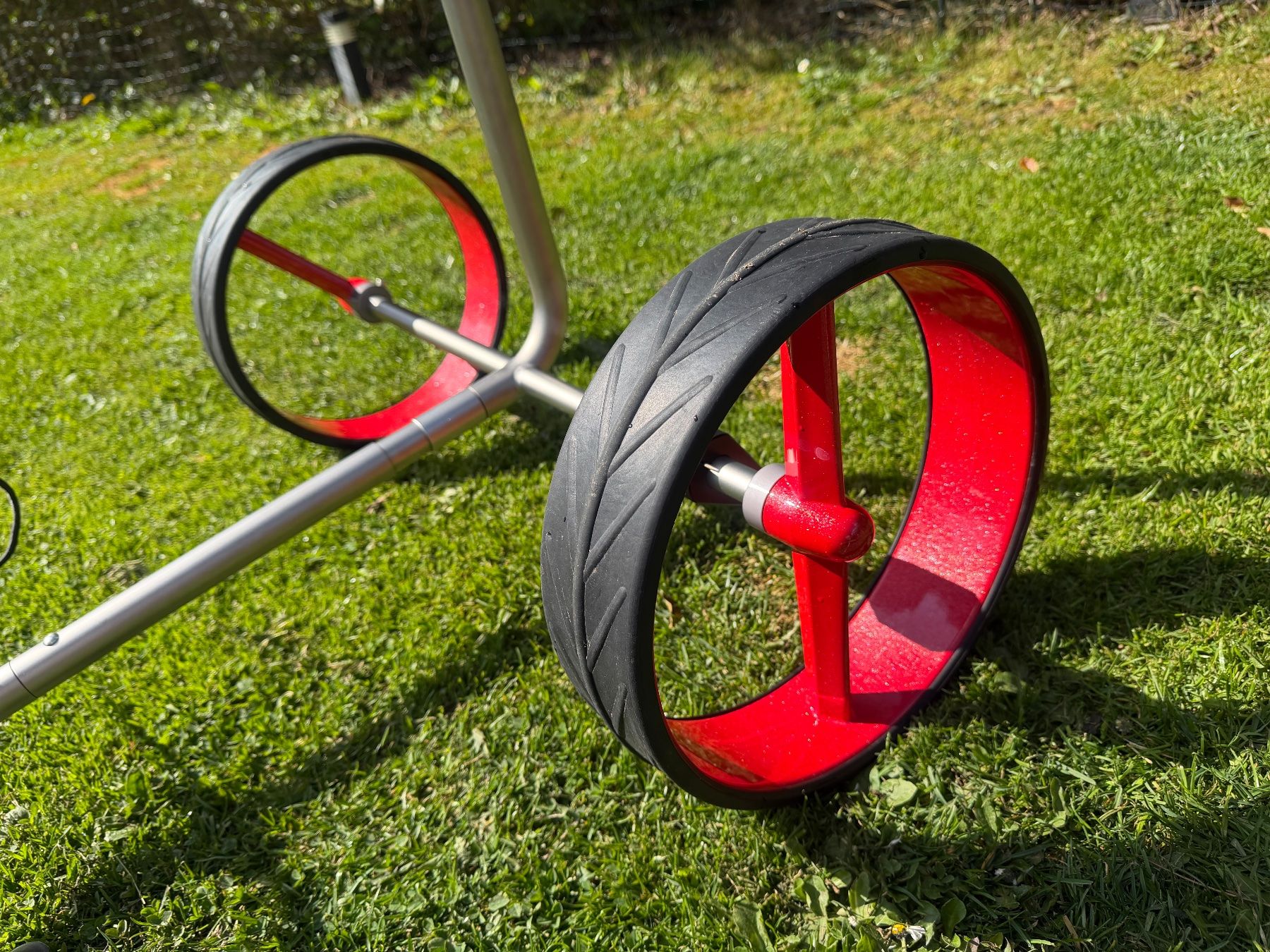 Jucad Trolley: JuCad Ghost Titan manuell mit Teleskop Golfschirm Silber – Usato da Nürensdorf venduto da DaniSkywalker 3