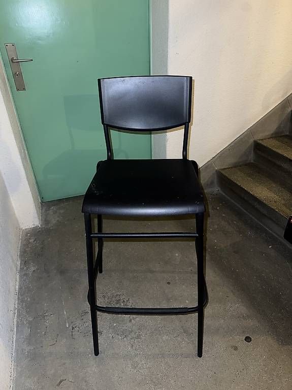 Set tavolo e sedie: Hoher Tisch mit Stuhl – Usato da Würenlos venduto da fyn_vx6v 4