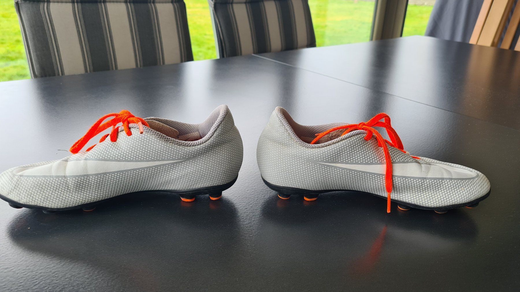 Nike Scarpe da uomo: Fussballschuhe Gr. 35,5 Nike – Usato da Obergösgen venduto da schesom 3
