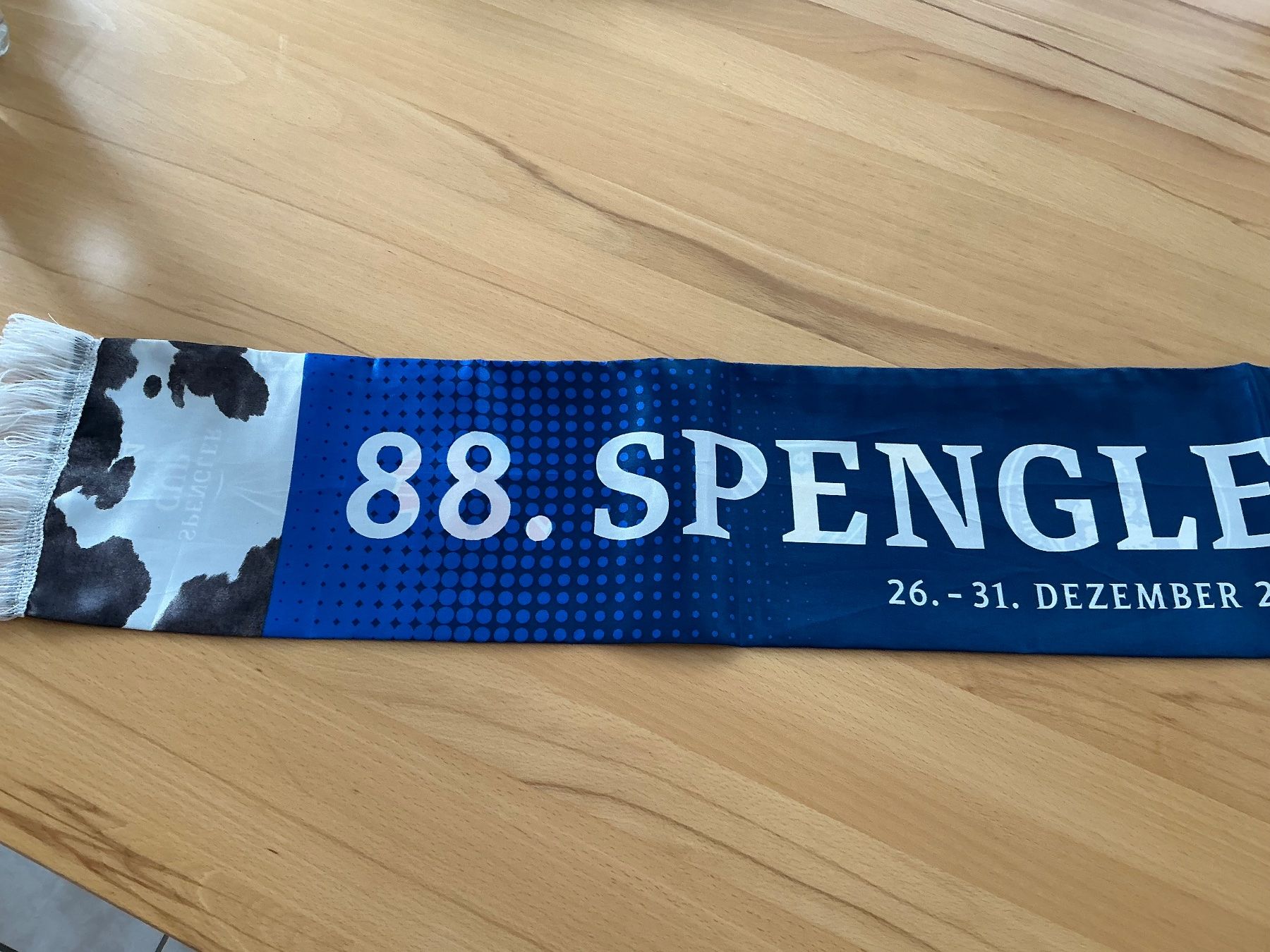 Foulard & Sciarpe: 88. Spengler Cup 2014 Schal – Nuovo (secondo la descrizione) da Dübendorf venduto da Shreck