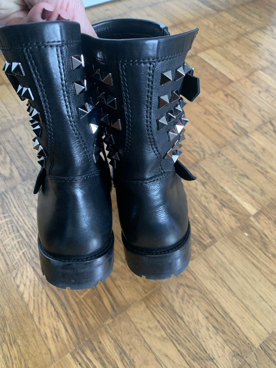 Scarpe da donna: Leder stiefel schwarz – Usato da Zürich venduto da Nikuska32 1
