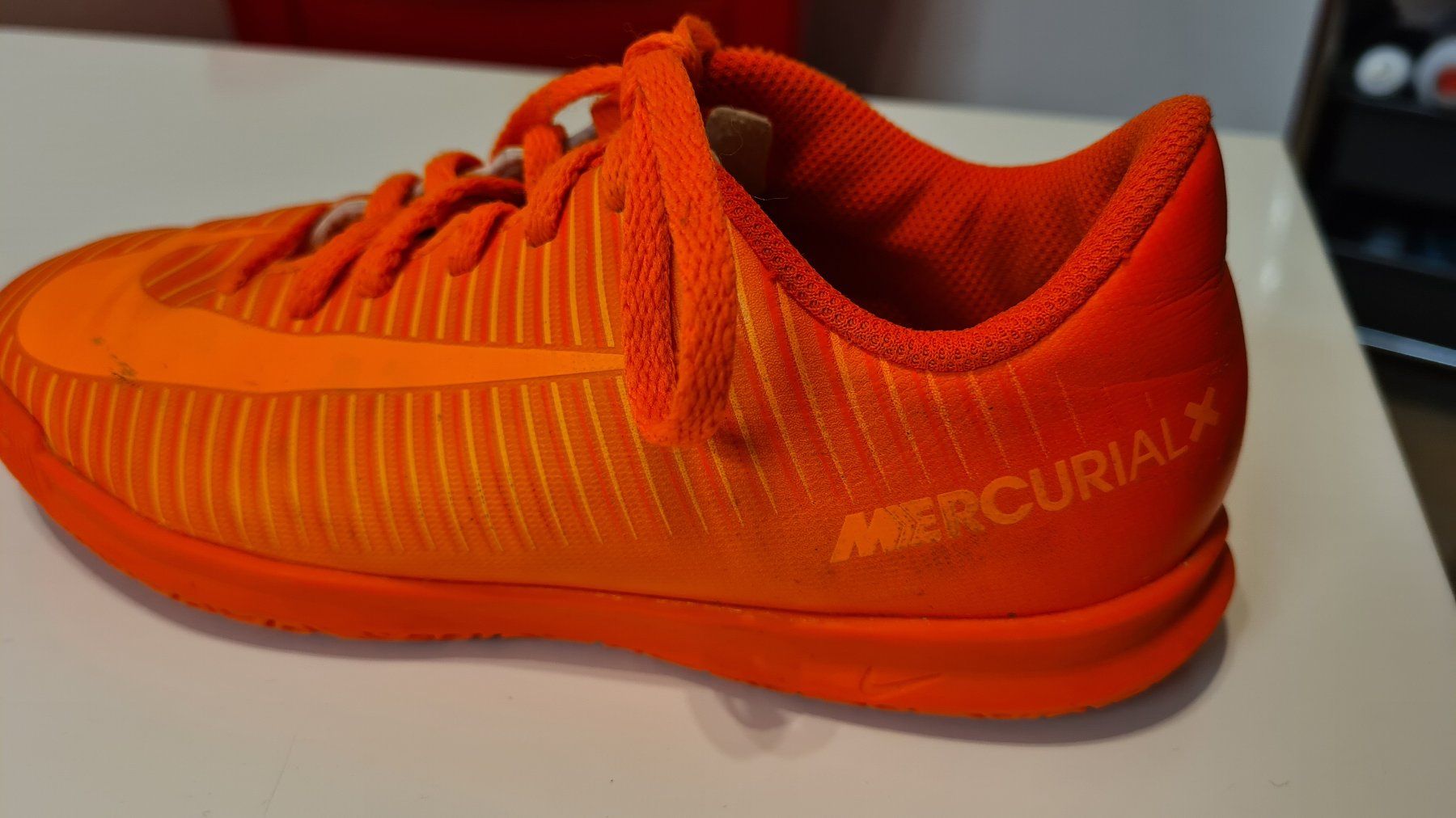 Nike Scarpe per ragazzi: Nike Schuhe Gr.32 – Usato da Obergösgen venduto da schesom 1