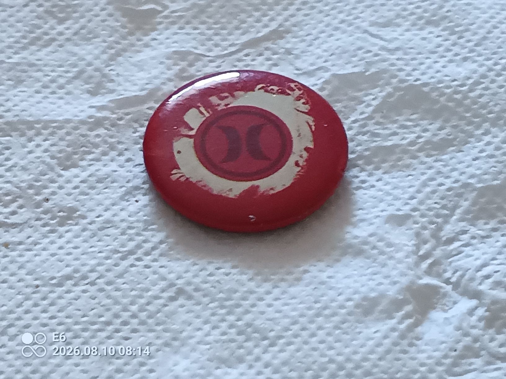 Plaquettes & Badges: Pin rot – Neuf (Voir description) à Zürich par Mitzi6