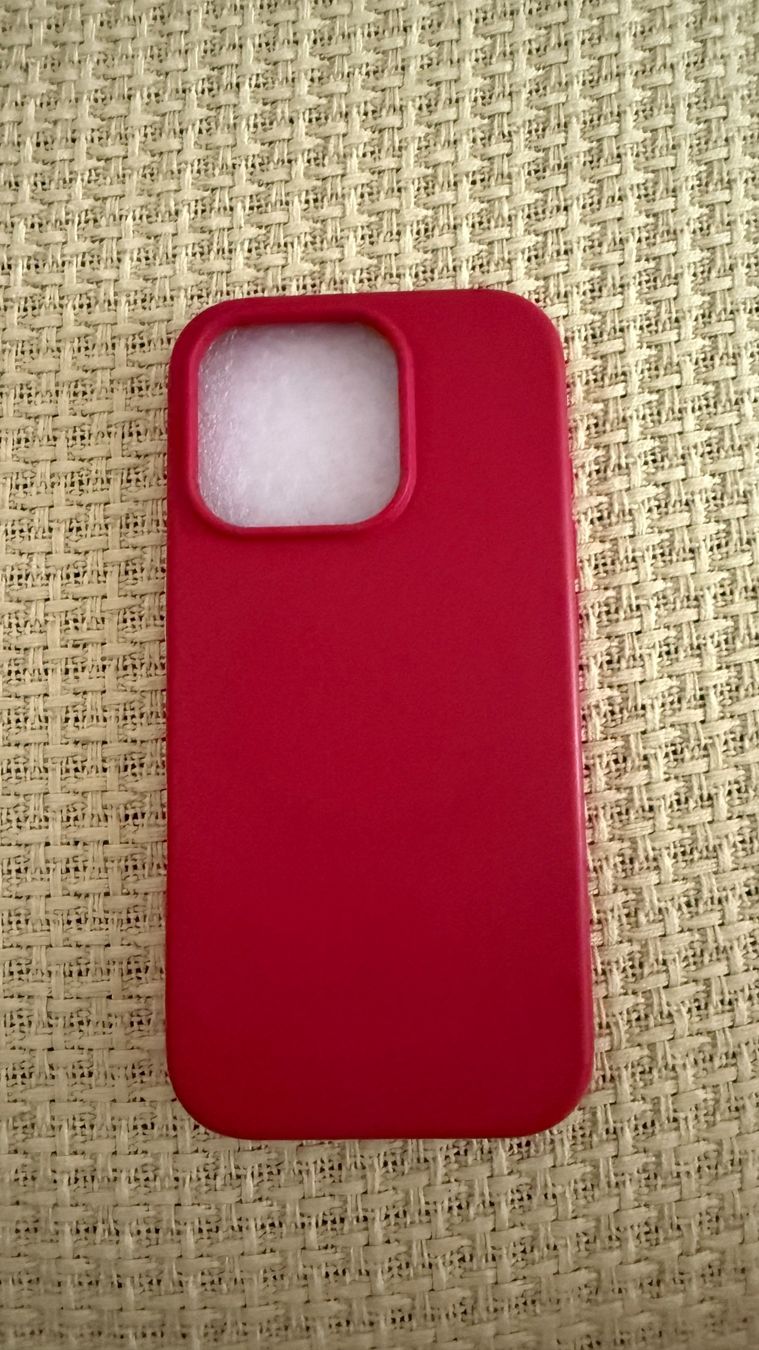Apple Coques & Protection écran: iPhone 16 Pro Silikon Case mit MagSafe – D'occasion à Basel par Boelleli69