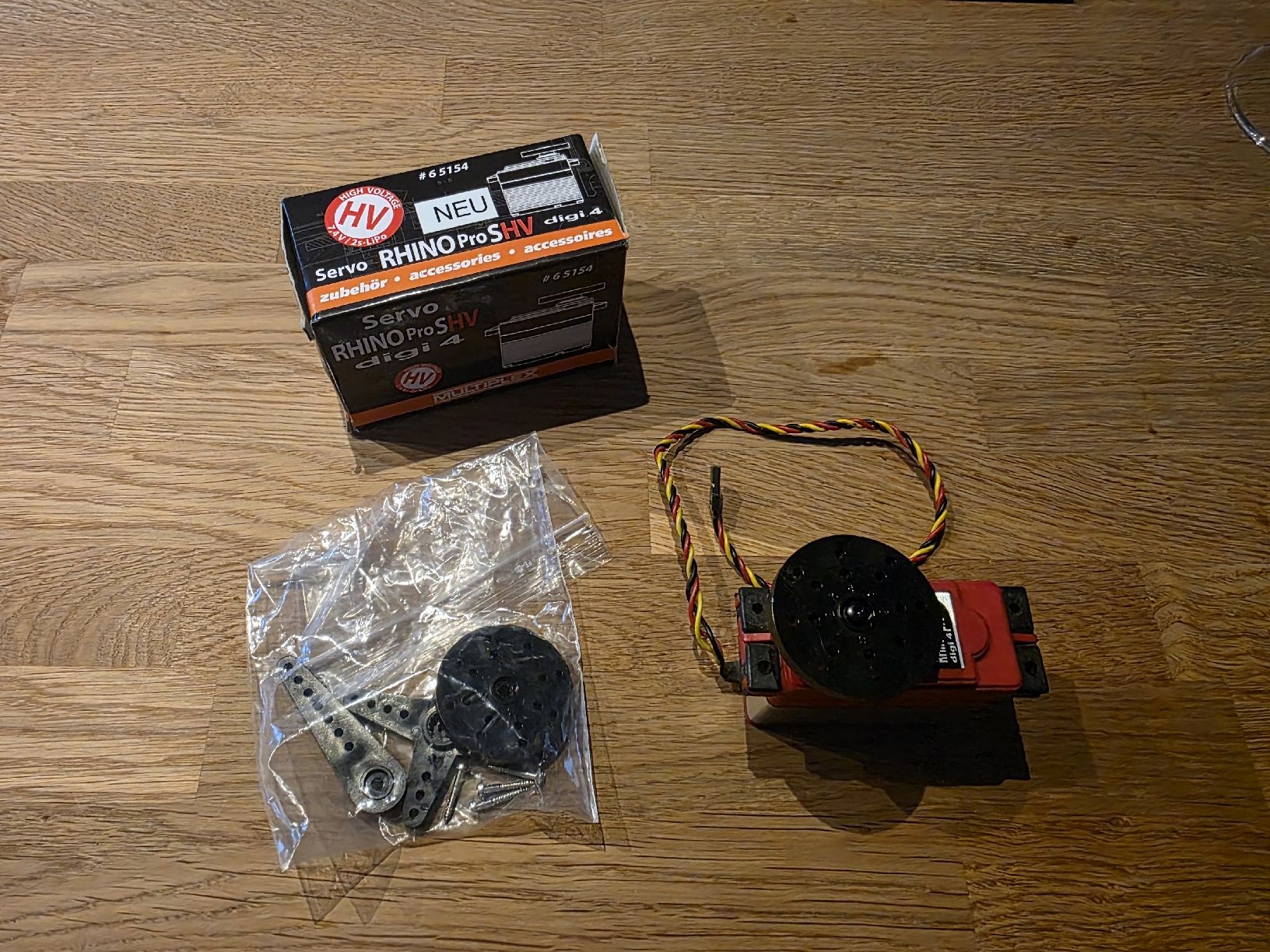 Modellismo RC: RHINO Digi 4 SERVO PRO SHV – Nuovo (secondo la descrizione) da Ettenhausen TG venduto da RS5.F-1 1