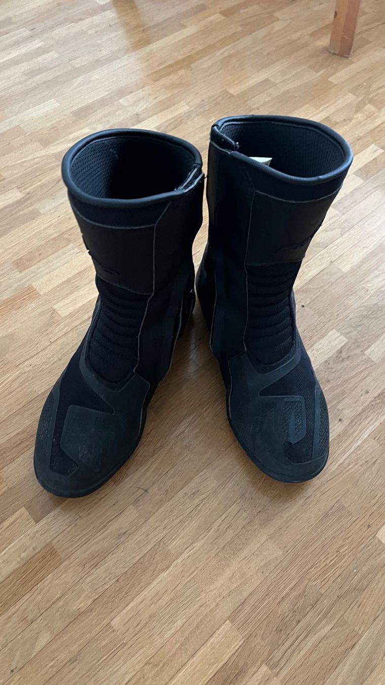Scarpe da uomo: Forma Air Outdry Stiefel Schwarz 42 – Usato da Binningen venduto da mi-9