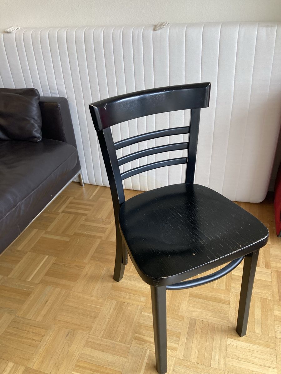 Sedie: Chaise noire en bois – Usato da Genève venduto da mer_s9dr
