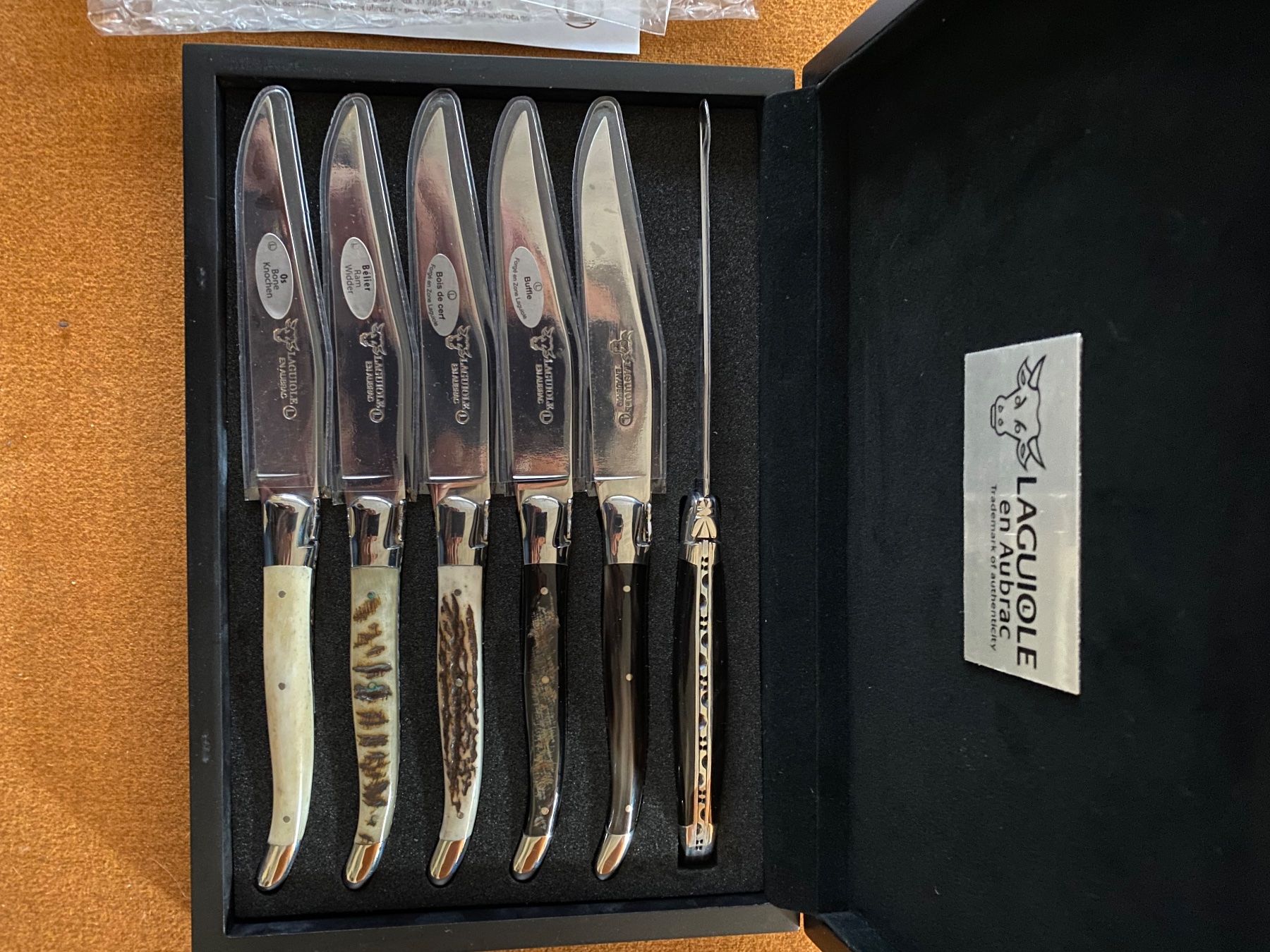 Coltelli: Laguiole en Aubrac Messer-Set Mixed Horns – Nuovo e nell'imballaggio originale da Arlesheim venduto da Roemel1