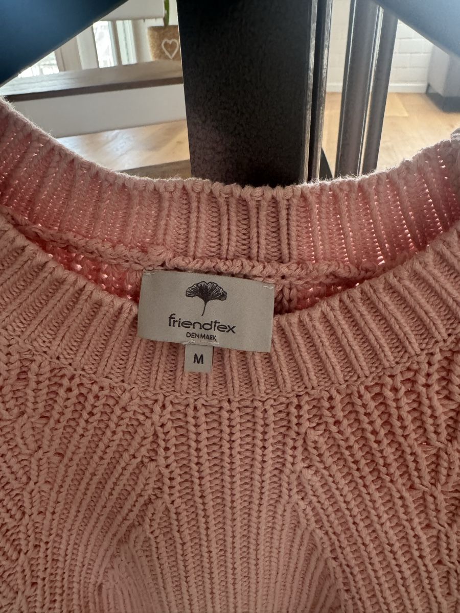 Pullover & Sweatshirts: Pullover friendtex Grösse M rosa  – Gebraucht aus Rüfenacht BE von AussieVS 1