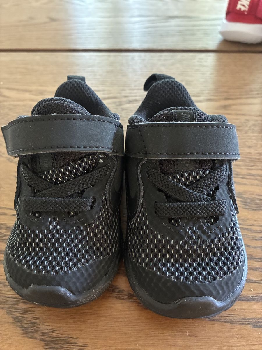 Nike Scarpe per ragazzi: Nike Baby Schuhe Grösse 17 – Nuovo (secondo la descrizione) da Saland venduto da Francyherrera
