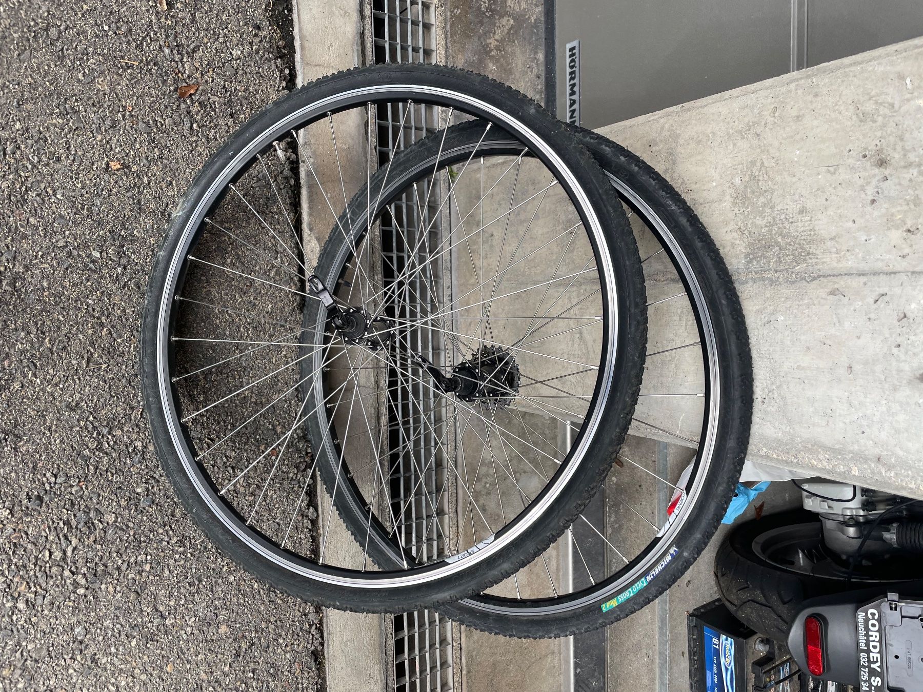 Decathlon Biciclette: Vélo de route cyclo-cross – Usato da Neuchâtel venduto da sof_sr7j 4