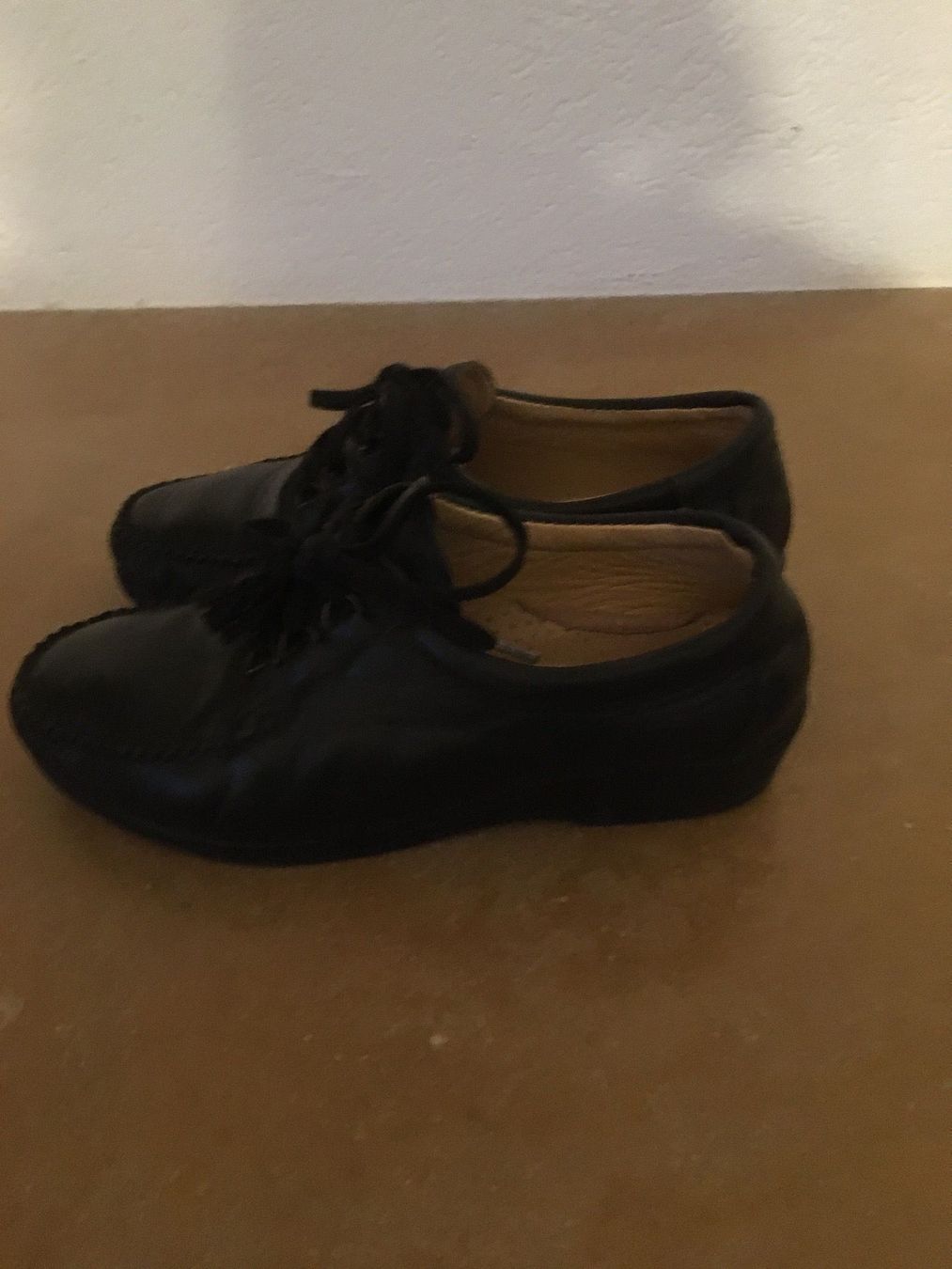 Scarpe da donna: Chaussures confort dame cuir – Usato da Montsevelier venduto da Batson 1