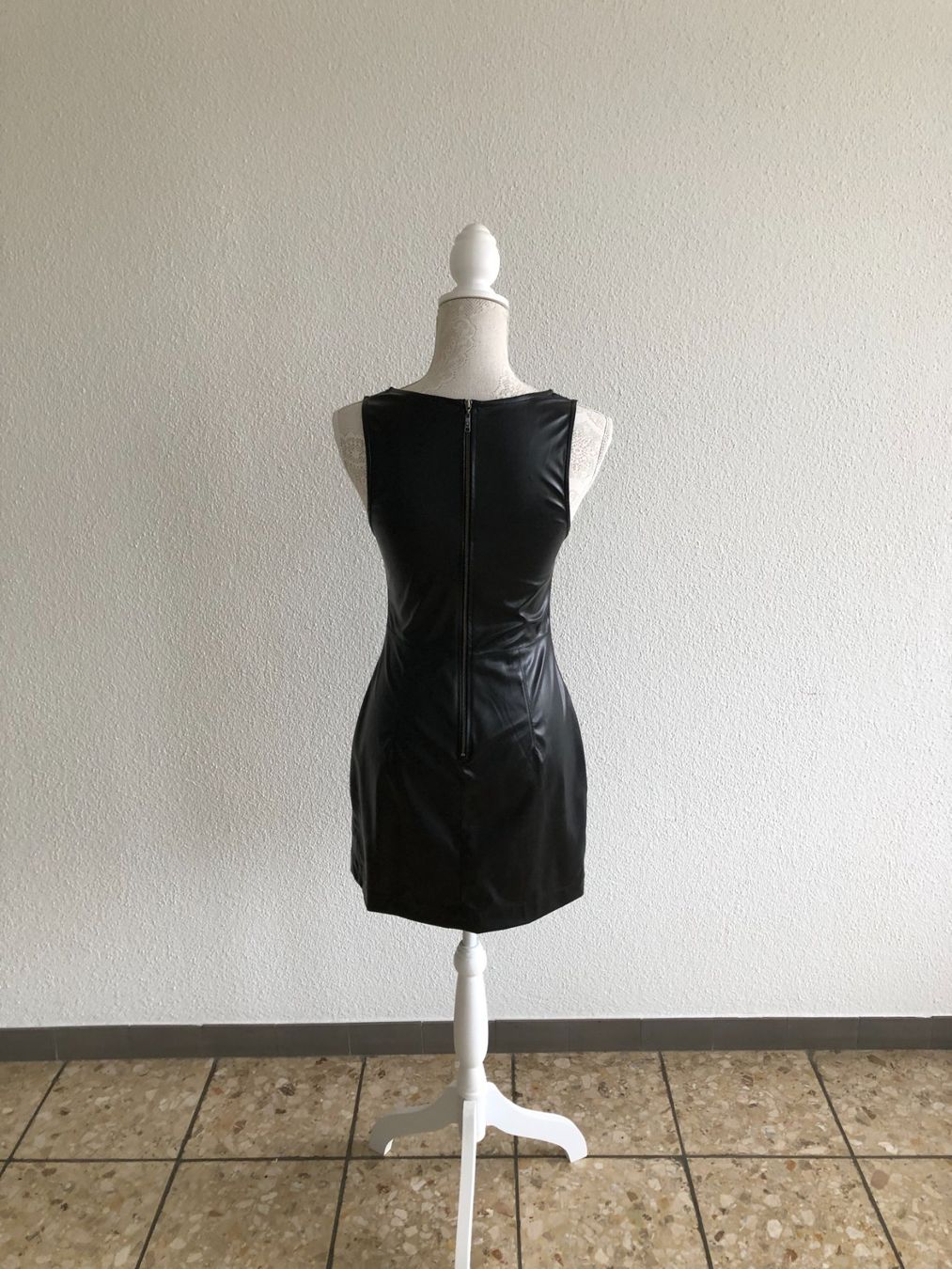 Vestiti: Kleid aus Kunstleder Grösse S – Usato da Oberkulm venduto da Seaside2018 3