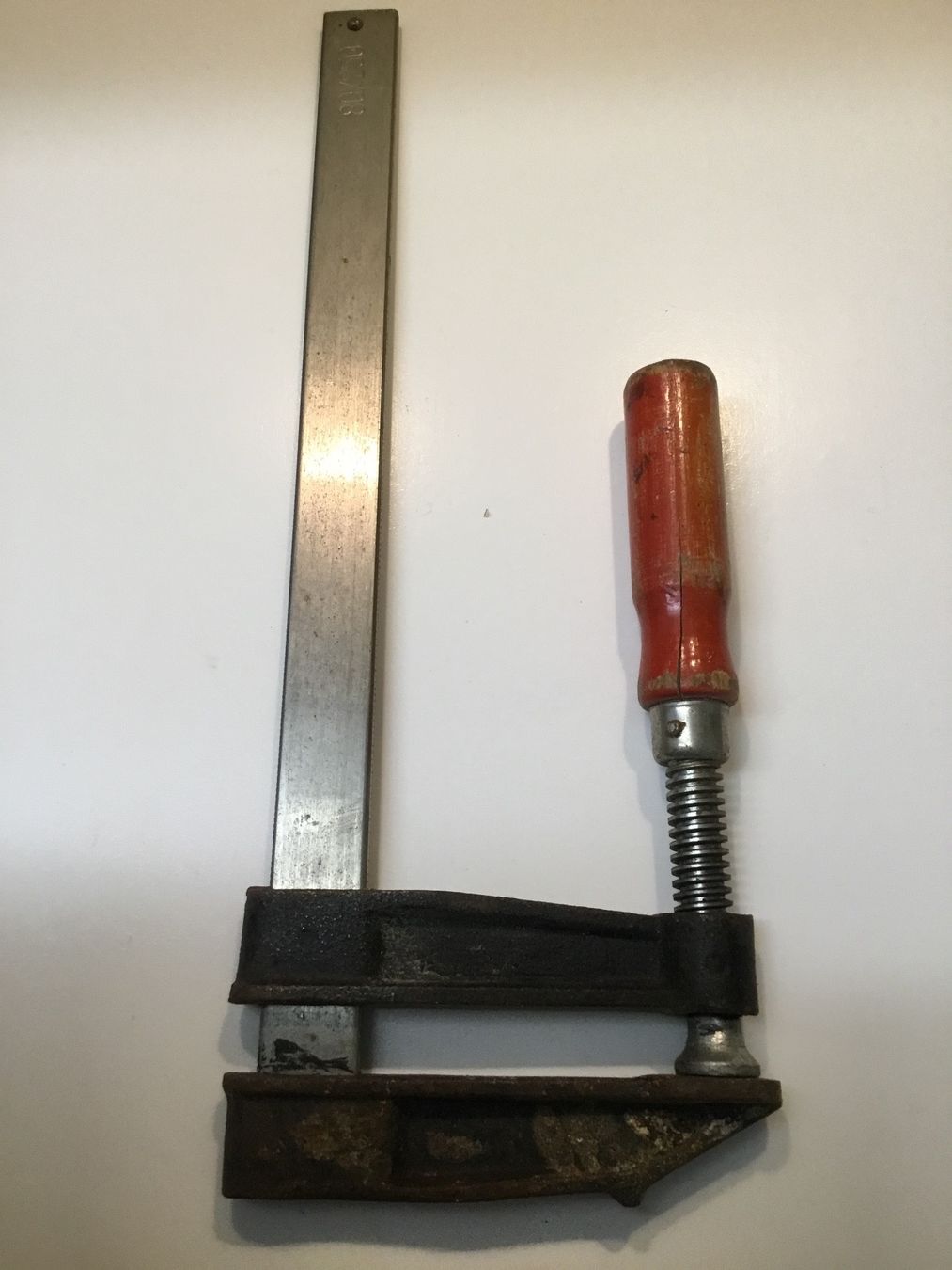 Alle Werkzeuge: Schraubzwinge / Spannweite 25 cm auf 8 cm – Gebraucht aus Kreuzlingen von Schuggerman