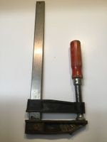 Schraubzwinge / Spannweite 25 cm auf 8 cm