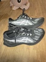 Asics Novablast 3 pointure 44 homme noir bon état