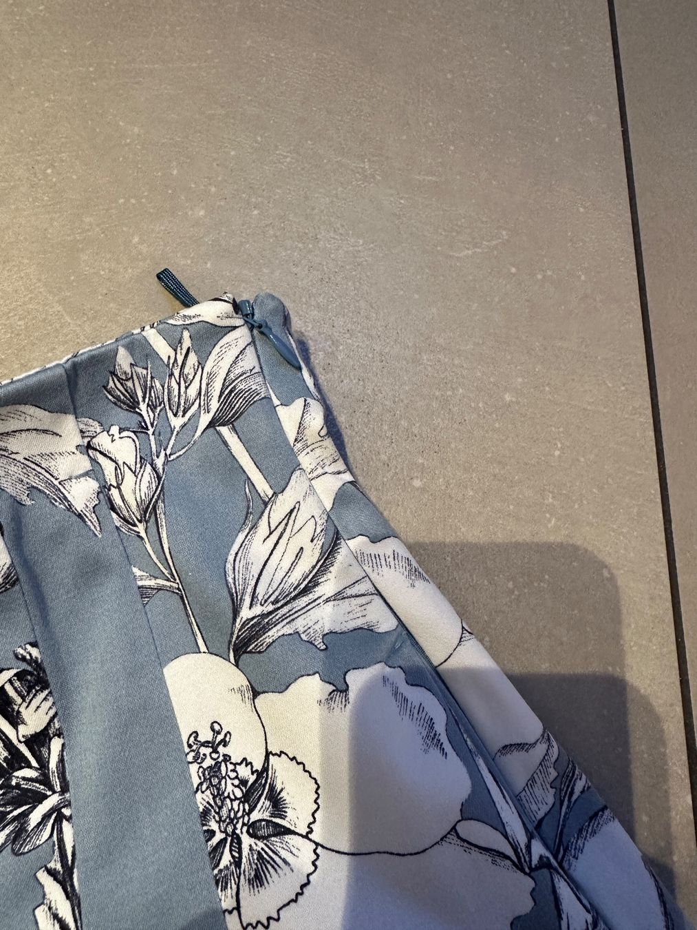 Max Mara Gonne: Blumenrock von MaxMara – Usato da Luzern venduto da Tinette 1