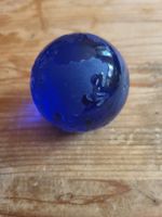 Blauer Globus aus Glas