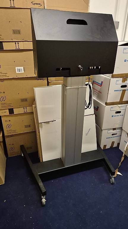 Altro in Decorazioni & Accessori: support de téléviseur réglable pour visio conférence – Usato da Genève venduto da did_2jht 1
