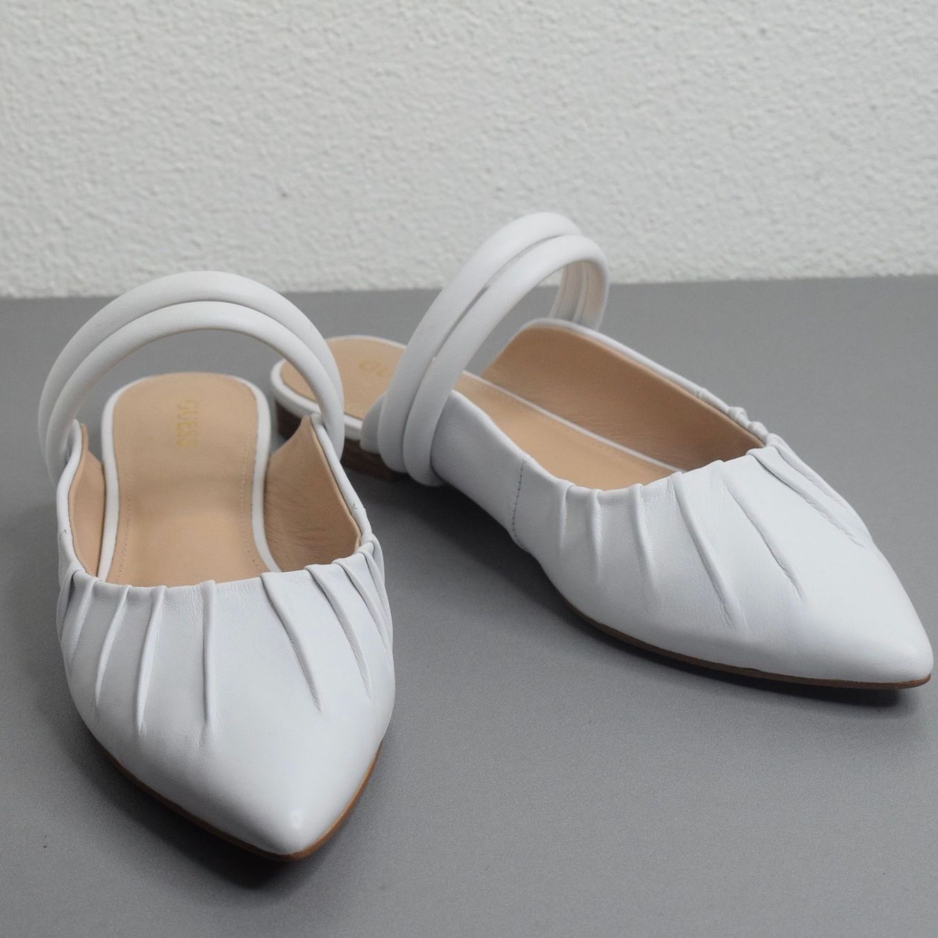 Guess Scarpe da donna: GUESS Neu Leder Slingback Gr.37 NP 145 Fr. – Nuovo e nell'imballaggio originale da Affoltern am Albis venduto da Elenaki67 3