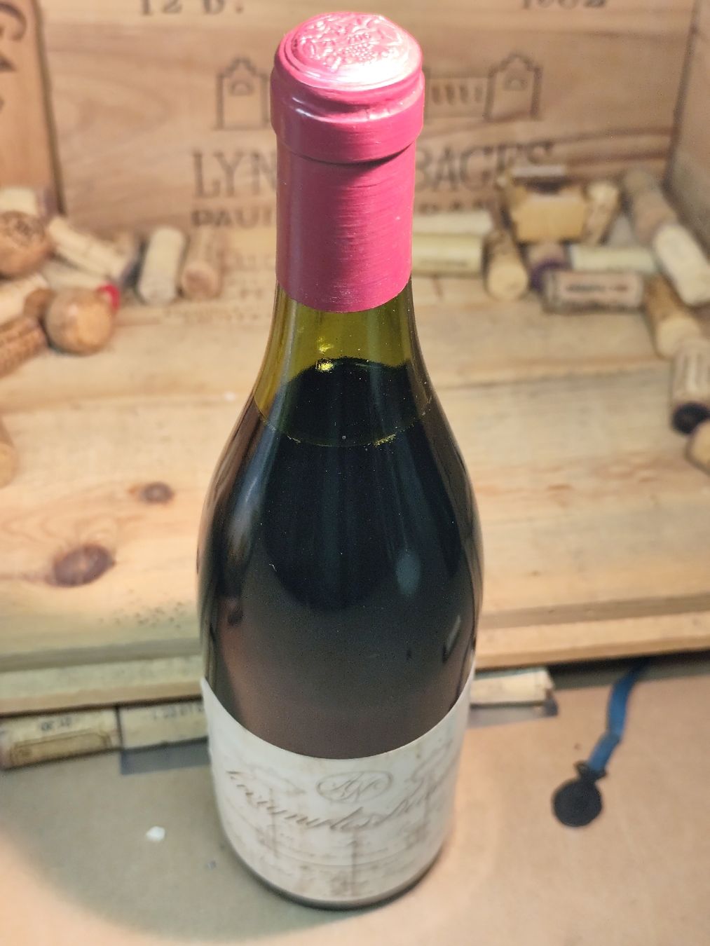 Vino: 1985 Savigny les Beaune Premier Cru – Nuovo e nell'imballaggio originale da Büsserach venduto da Vintage-vins 2