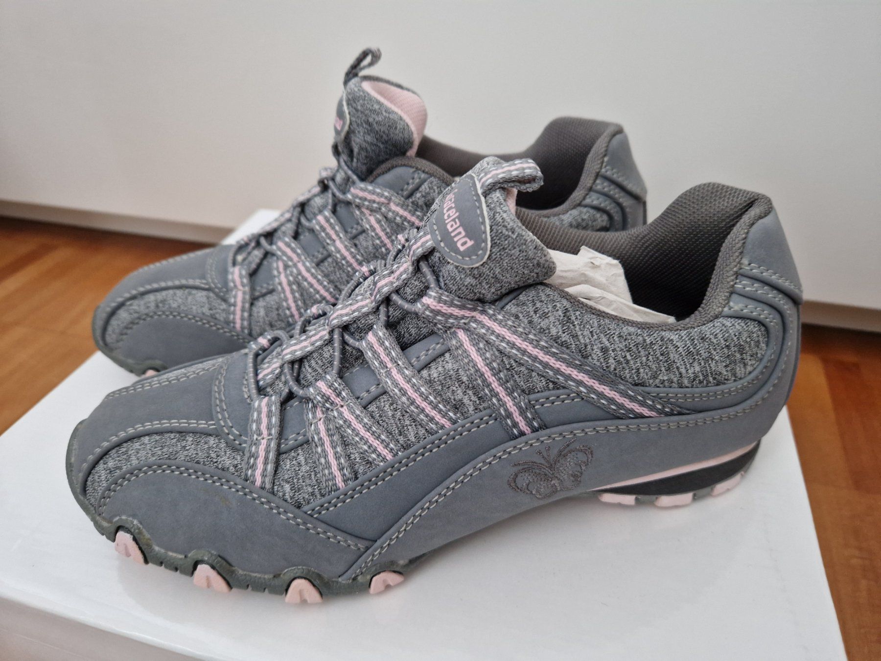 Graceland Scarpe da donna: Baskets grises – Nuovo e nell'imballaggio originale da Pully venduto da Andalous