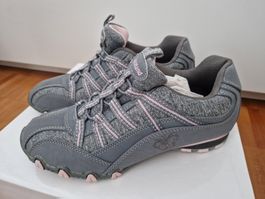 Baskets grises