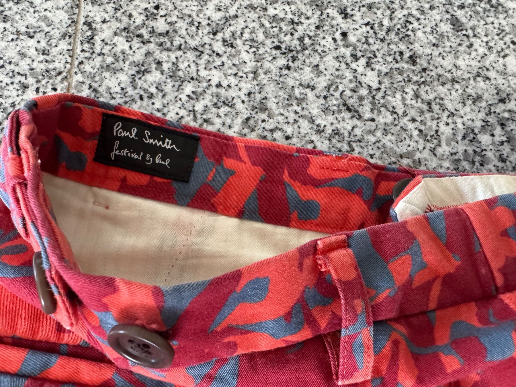 Paul Smith Pantaloni: PAUL SMITH BUNTE KURZHOSE - S – Usato da Unterägeri venduto da Famdre 2