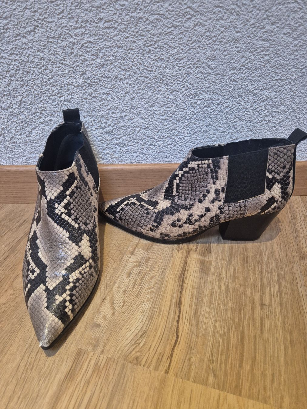 Chaussures femmes: Evaluna Stiefeletten Ankelboots, Gr. 38. – D'occasion à St. Gallen par ali_tms5