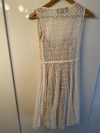 Sommerliches Spitzenkleid von Grace, Grösse 36, Top Zustand