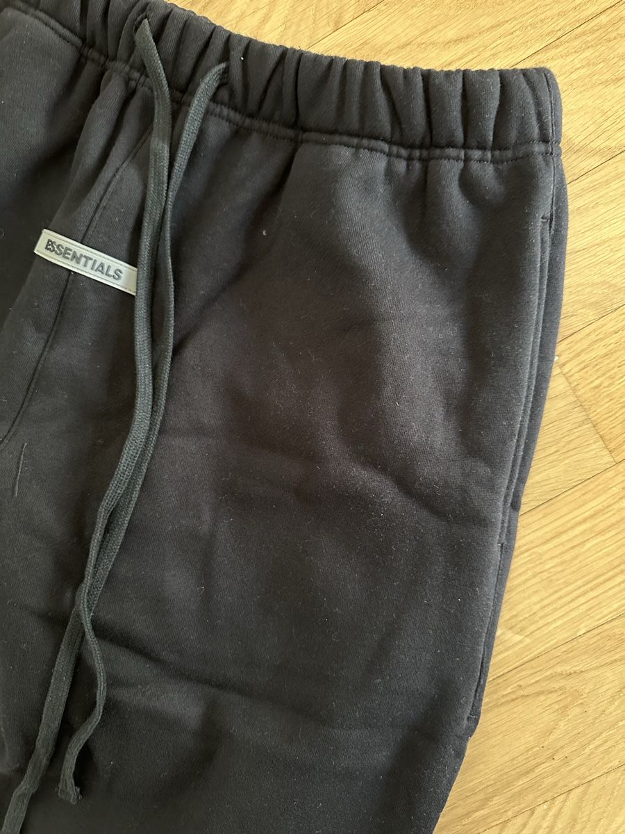 Hosen: Essenti*als Trainerhose Gr:L – Neu und originalverpackt aus Erlinsbach SO von dikaan 1