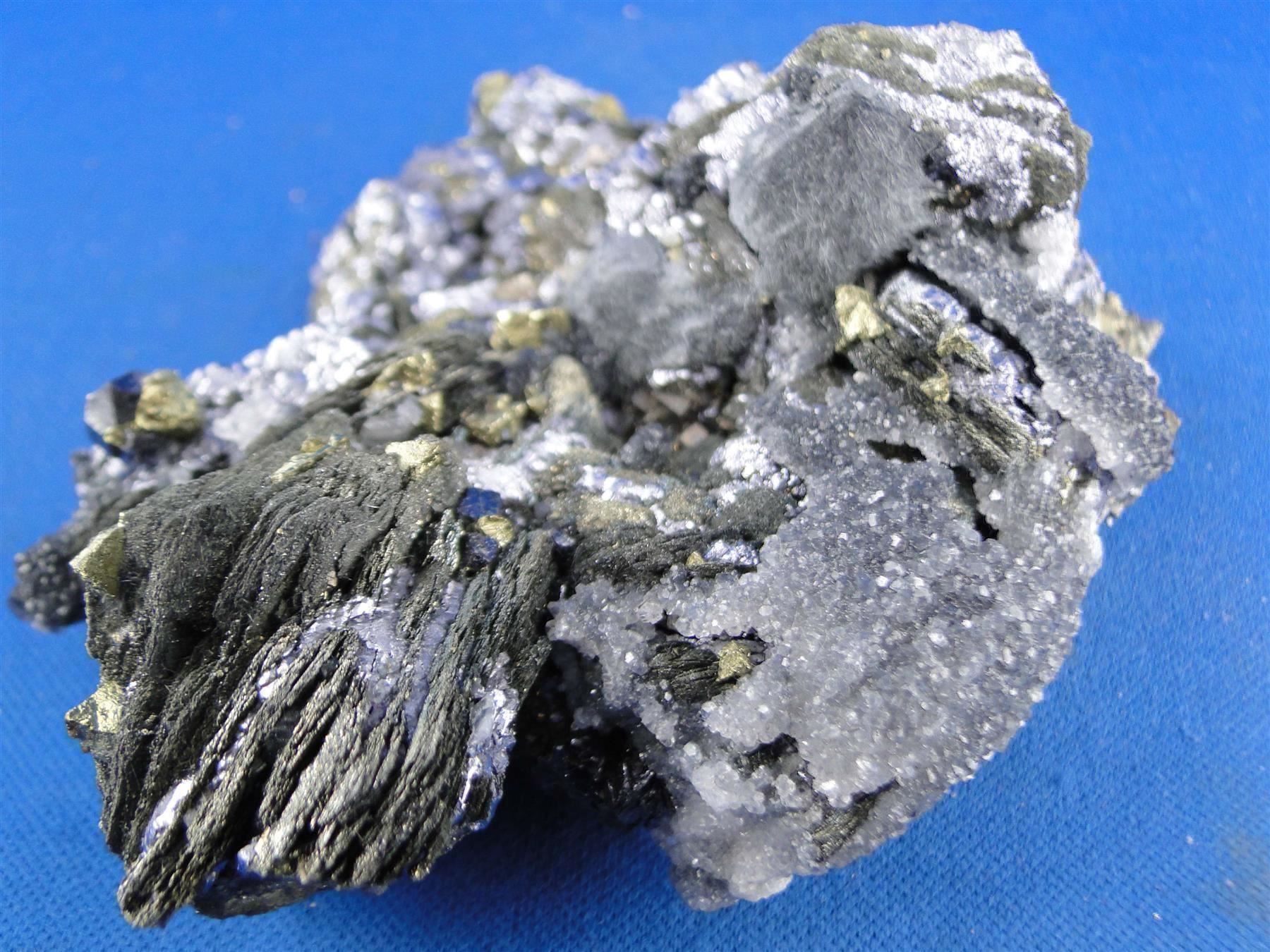Minerali & Pietre curative: Pyrrhotit mit Galena – Usato da Schinznach Bad venduto da Demerald 7