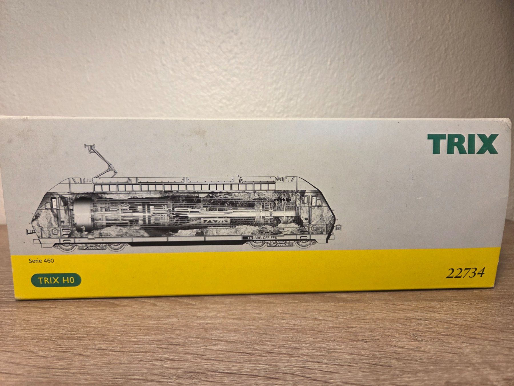 Trix Modellini di ferrovie: Trix 22734 E-Lok Re 460 SBB H0 – Usato da St-Aubin-Sauges venduto da Lo_Go 7