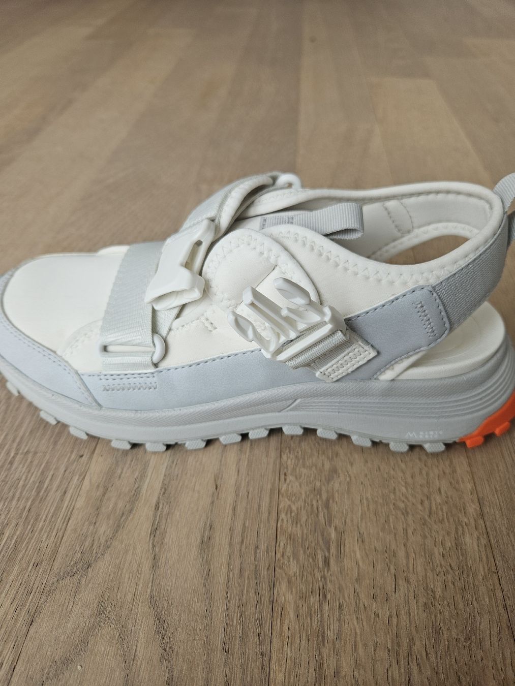 Clarks Damenschuhe: Neuwertige Outdoor Schuhe Gr 38 – Neu (gemäss Beschreibung) aus Regensdorf von bus_dn2t 3