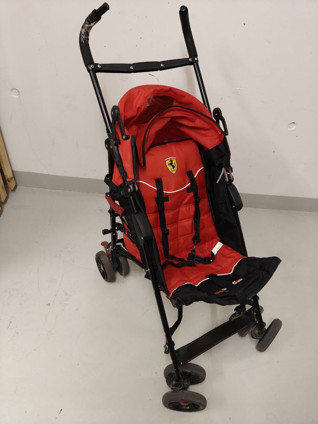 Kinderwagen: Ferrari Stroller Red Black Used – Gebraucht aus Wetzikon ZH von was_jtf5 3