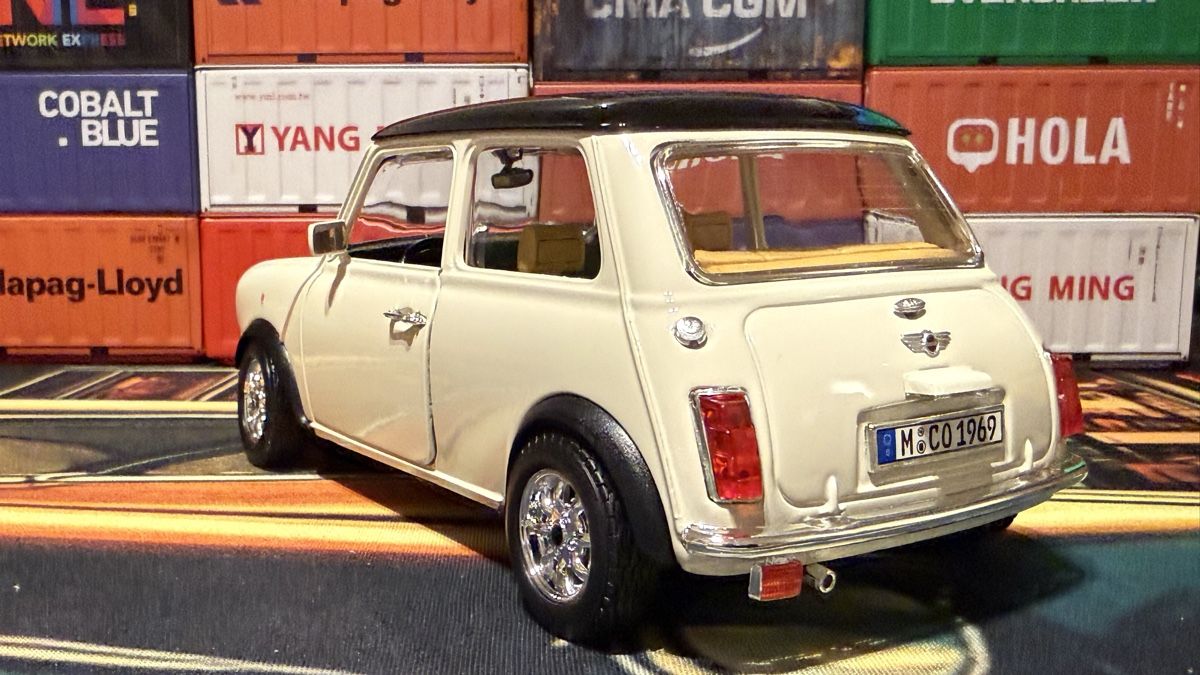 Cooper Voitures modèles: Mini Cooper 1:18 cremeweiss 1:18 – D'occasion à Basel par Zomeg 4